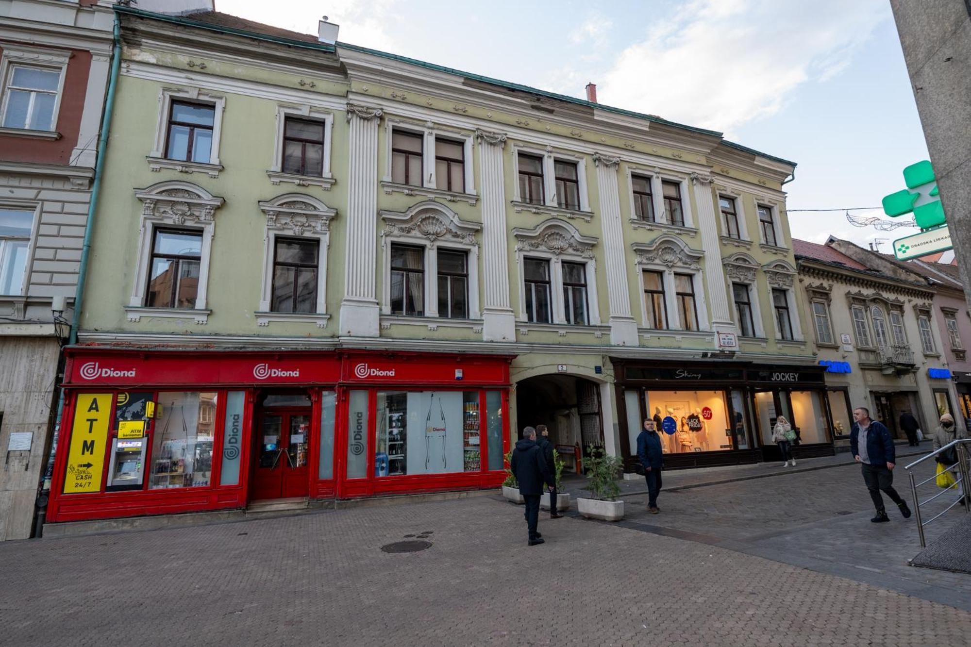 Mandina Studios On A Main Square Zagreb Luaran gambar